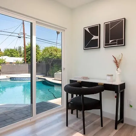 Luxurious 4-Bedroom Home With Pool & Jacuzzi! Los Angeles Exterior photo
